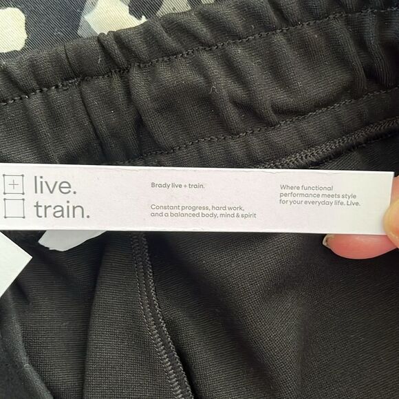 Brady Regenerate Ponte Football Shorts Size L NWT Black - Picture 5 of 8